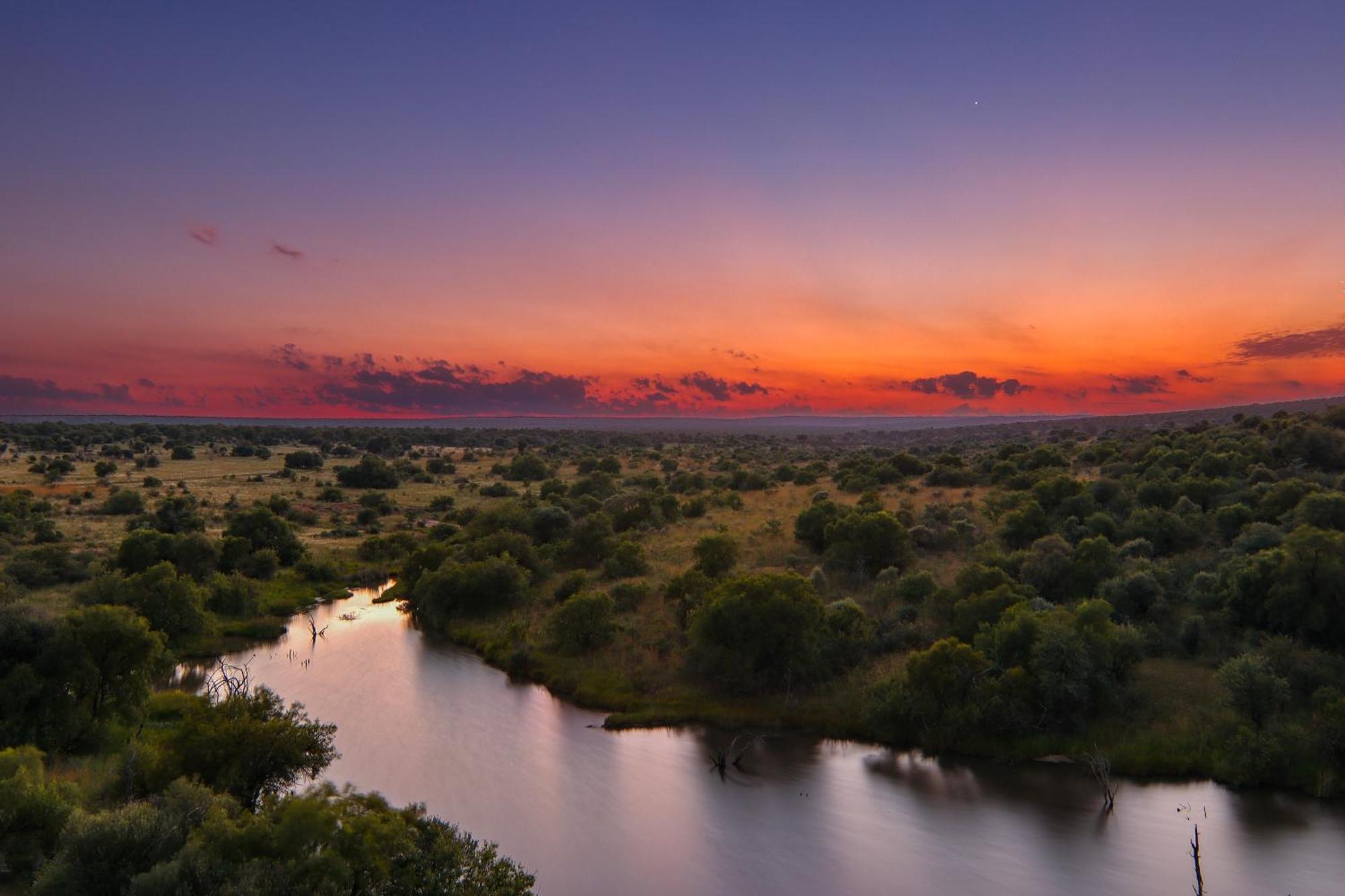 Cliffhanger Lodge Mabula Game Reserve Esterno foto